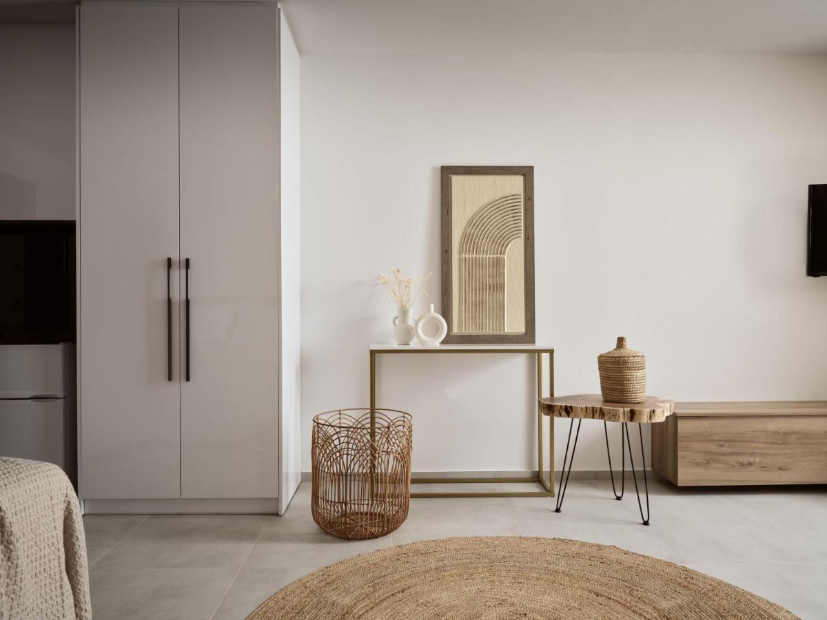 The Sall Suites Complex B - Iconic Sea Views, By Zantewize 아기오스니콜라우스 외부 사진