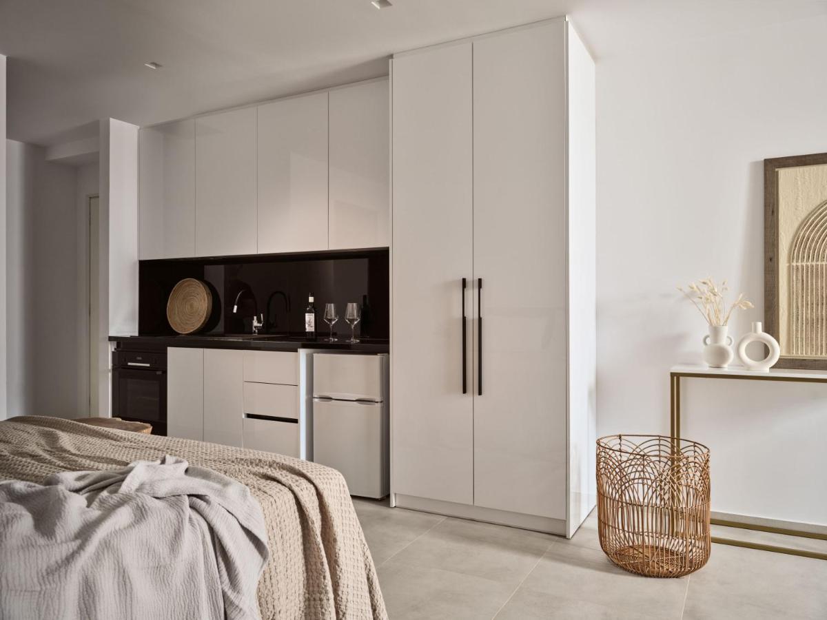 The Sall Suites Complex B - Iconic Sea Views, By Zantewize 아기오스니콜라우스 외부 사진