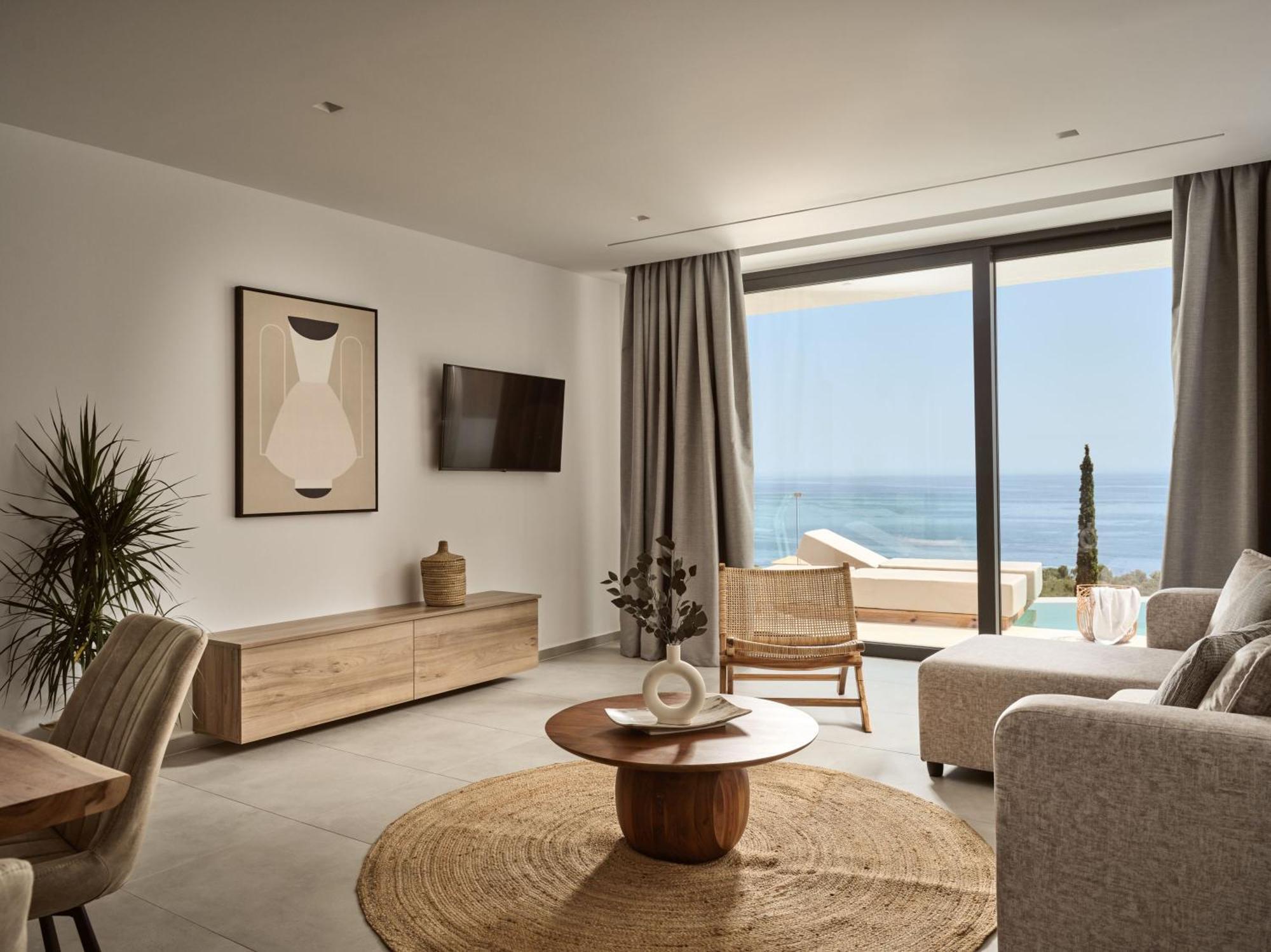The Sall Suites Complex B - Iconic Sea Views, By Zantewize 아기오스니콜라우스 외부 사진